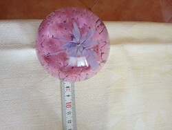 Papírnehezék üveggömb.