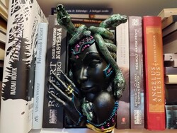 Medúza könyvtámasz