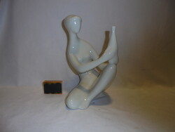 Art deco Royal Dux porcelán akt vázával - Jitka Forejtová