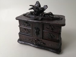 MADARAS FARAGOTT FA ÉKSZERES, ÉKSZERTARTÓ DOBOZ