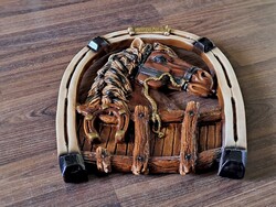 Műgyanta patkó falidísz