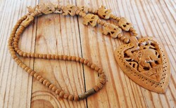 Fából készült elefántos nyaklánc