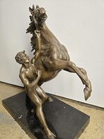 Nagy Méretű lovas bronz szobor, Lovat fékező bronz
