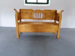 Lóca karosláda pat tárolospad rusztikus népi bútor előszoba veronda terasz