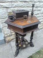 Antik Pipa tartó Neoreneszànsz dúsan faragott fiókos asztal, pipatórium 1880 kb.. Videó !!