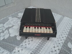Működő retro játék zongora
