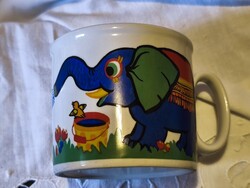 Ritka, elefántos  mesecsésze