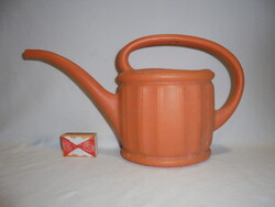 Retro műanyag virág locsolókanna