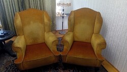 Nagy méretű klasszikus füles fotel kettõ darab