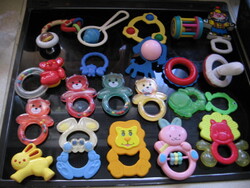 Retro baba csörgők, rágókák csomag 21 db