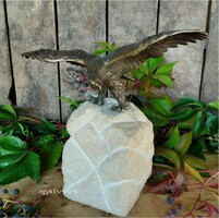 Réz szobor turul sas madár kő talpazaton súlyos darab 4,9 kg