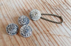 4 db. antik pitykegomb