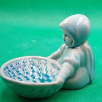 Sinkó András Zsolnay Alapmázas  eozin kosaras kislány figura