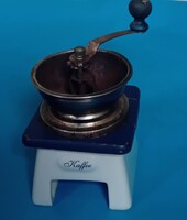 Konyhai daráló ,  porcelán fa fém