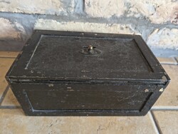 Vas doboz, kazetta 1920 körüli, lakatos vizsga munka