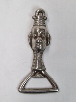 Régi, fém, különleges formájú sörnyitó, akasztóval, törzsi harcos ábrázolással 10,5 cm. hosszú