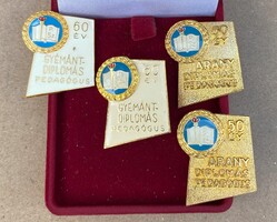 Gyémánt és arany diplomás pedagógus jelvények, egyben