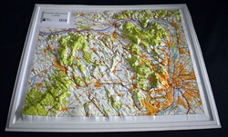 Dunazug - hegyvidék , domború térkép HM Zrínyi 1:120000 67,5 x 56 cm , Dunakanyar , Pilis , Gercse