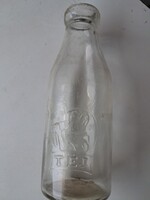 Régi tejes üveg