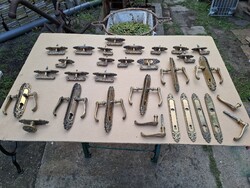 24 db régi réz kilincs