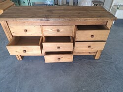 Sokfiókos komód komód