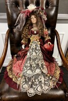 Gyönyörű , limitált kiadású , porcelán fejű - kezű - lábú baba!