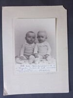Régi baba fotó – ikrek / testvérpár, dedikált emlékkép, 1933 Szombathely, Knebel fényképész