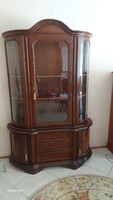 Elegáns intarziás vitrin és komód