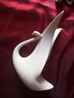 Eladó ez a gyönyörűséges  Royal Dux hófehér hattyú figura