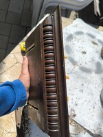 Antik falióra vitrin felső része faragott díszes kb 1890-es évek Ónémet stílusú . Fali konzol polc