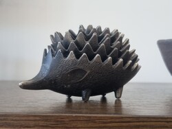 Vintage Walter Bosse stílusú, jelzett hamutartó, hamuzó, sün formájú dísz