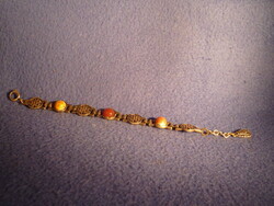 Antik hatású bizsu karkötő, színes kövekkel díszítve