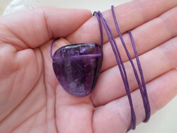 Átfúrt ametiszt ásvány medál nyaklánc