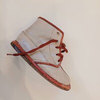 Régi bőr, bézs színű, fűzős, kisméretű gyerek cipő- vintage