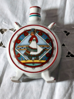 Drasche nagyon ritka pálinkás butella, magyar népművészeti motívumokkal díszítve.