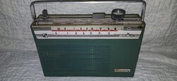 Régi , vintage , retró , ritka Videoton Sirály RB 2602 rádió , táskarádió  zöld.szinben .
