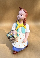 Régi antik kerámia figura kislány virágkosárral Rahmer Mária