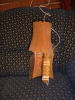 Népi motívumos faragott fa falikar, falilámpa