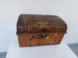 Antik koffer vaslemez bőrönd utazó vas láda jelmez film színház kellék 535 5510