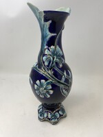Szecessziós Wilhelm Schiller kobaltkék alapon plasztikus virágokkal díszített kerámia váza - RA