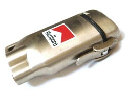 Érdekes Marlboro fém öngyújtó, csatos tartály forma