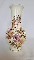 Zsolnay rózsaszín-sárga virágokkal díszített, kézzel festett váza. (25. 307)