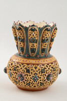 Zsolnay historizáló áttört váza