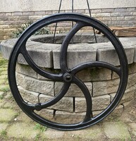Öntöttvas kútkerék, daráló kerék (65 cm és 14 kg)