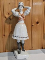 Régi hollóházi porcelán lány menyecske