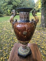 Hatalmas Keràmia majolika amphora füles vàza Sasos és domború jelentés az 1800-as évekből. Videó !
