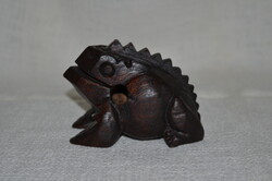 Esőkérő - éneklő béka fafaragás  ( DBZ 0086 )