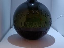 Sötézöld régi unicumos üveg