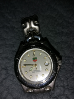 T. H. kvarc férfi karóra