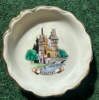 Budapest feliratú porcelán tálka